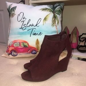 Dolce Vita Burgundy Open Toe Ankle Wedge Size 10